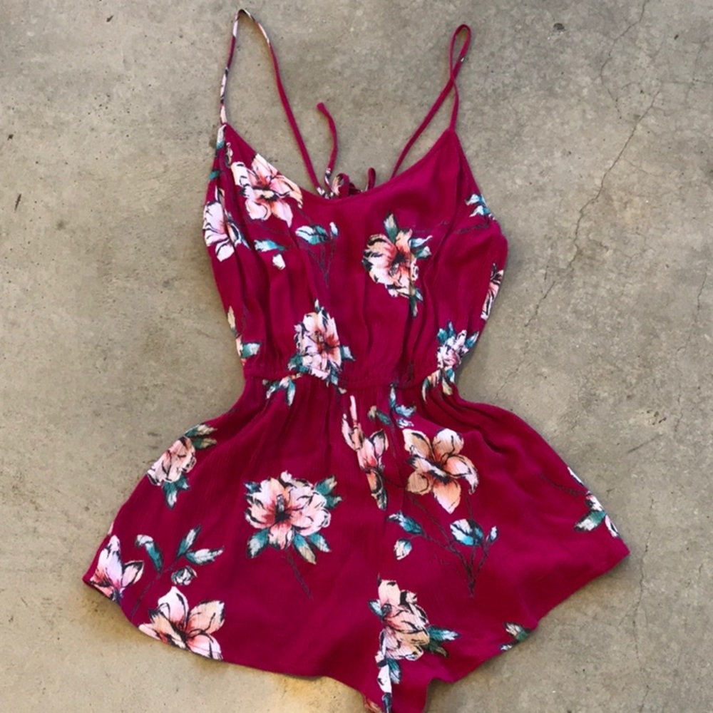 NWOT Billabong romper / Size M